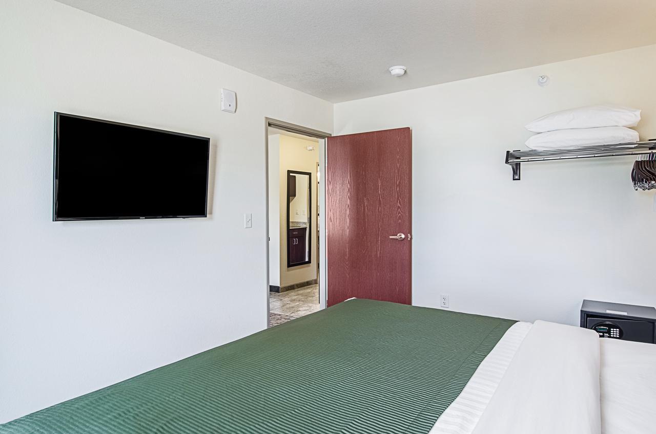 Cobblestone Inn & Suites - Guernsey Buitenkant foto