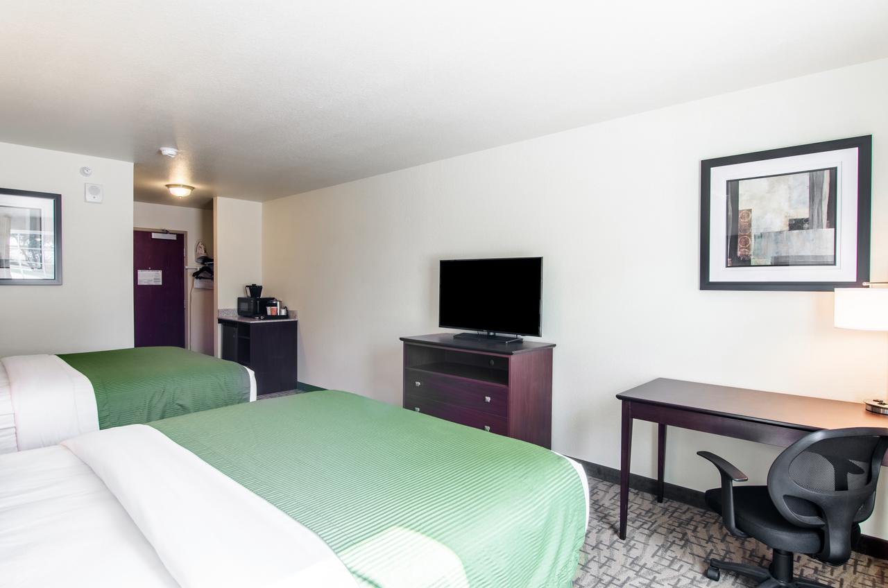 Cobblestone Inn & Suites - Guernsey Buitenkant foto
