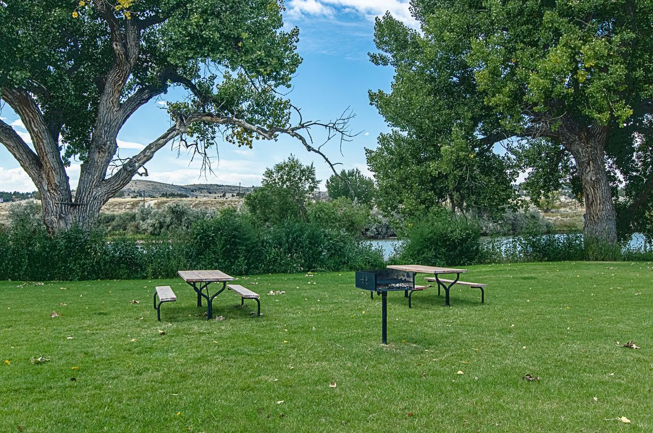 Cobblestone Inn & Suites - Guernsey Buitenkant foto