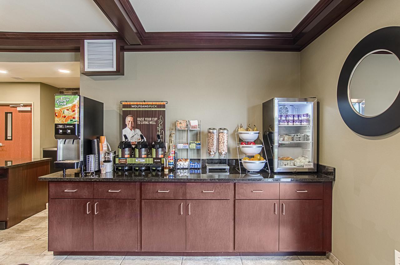 Cobblestone Inn & Suites - Guernsey Buitenkant foto