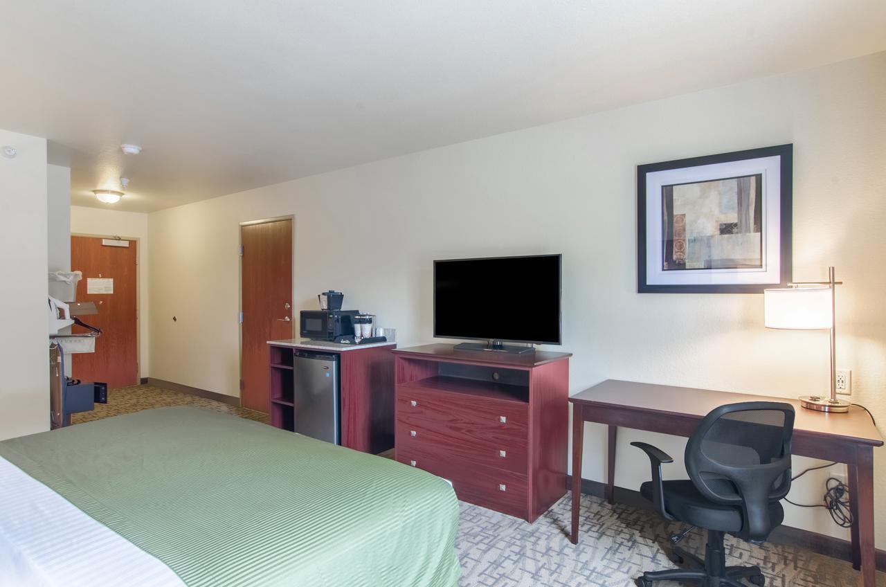 Cobblestone Inn & Suites - Guernsey Buitenkant foto
